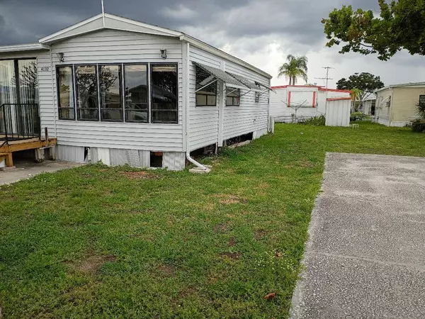 Ruskin, FL 33570,4132 Hoonani