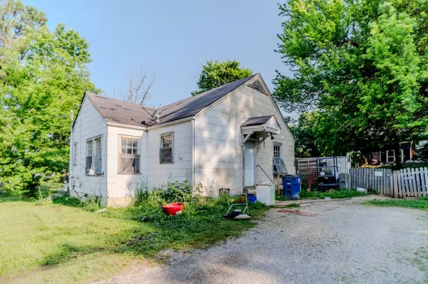 201 Hickory Drive, Shelbyville, TN 37160
