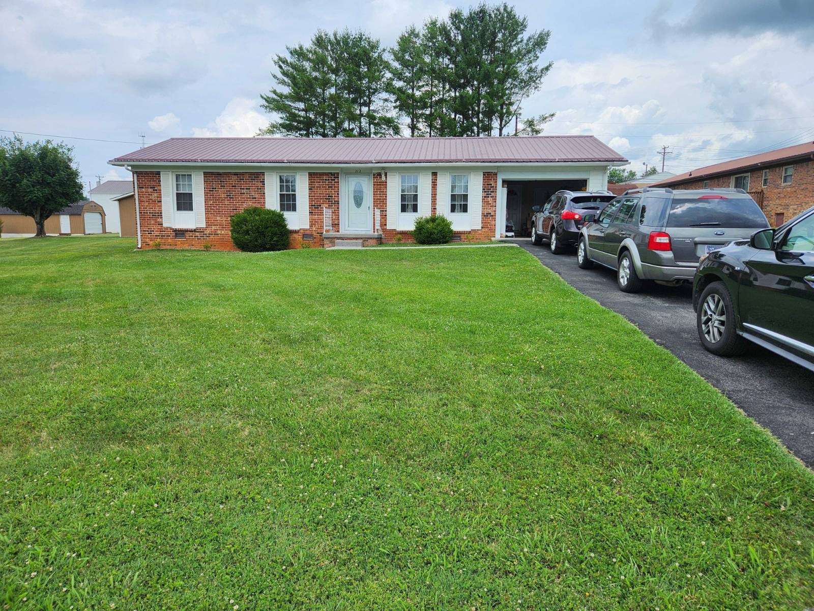 212 Oak Pl, Blountville, TN 37617