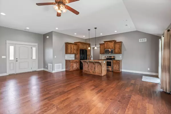 Cameron, MO 64429,908 Timberline Dr