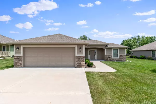 908 Timberline Dr, Cameron, MO 64429