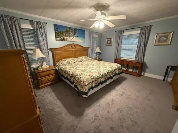 North Fort Myers, FL 33917,14737 Pioneer Place