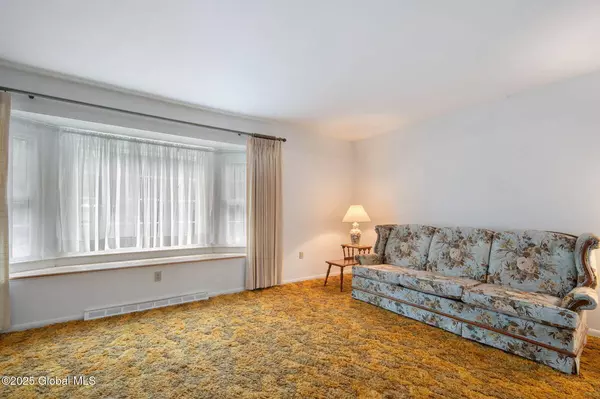 Clifton Park, NY 12065,32 Reed Lane