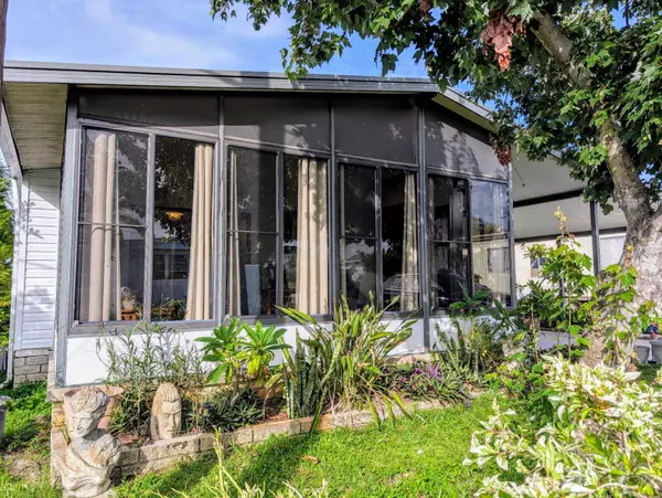 St Petersburg, FL 33714,3565 58th Avenue N #142