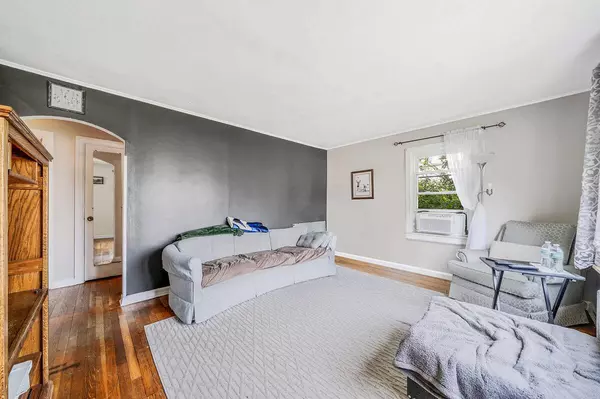 Patchogue, NY 11772,4 Jones Street N