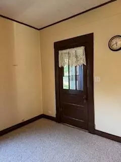 Albion, IL 62806,385 N 5th Street