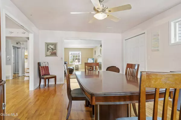 Halfmoon, NY 12065,4 Yankee Court