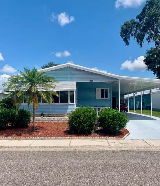 6021 Forest Lake Dr, Zephyrhills, FL 33540