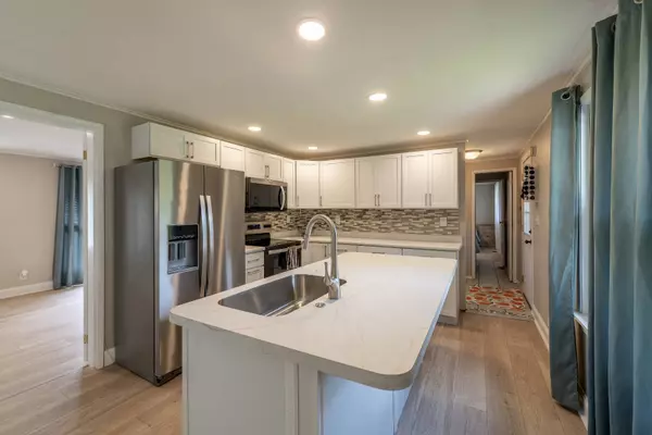 Jackson, OH 45640,131 Hammertown Lake Rd