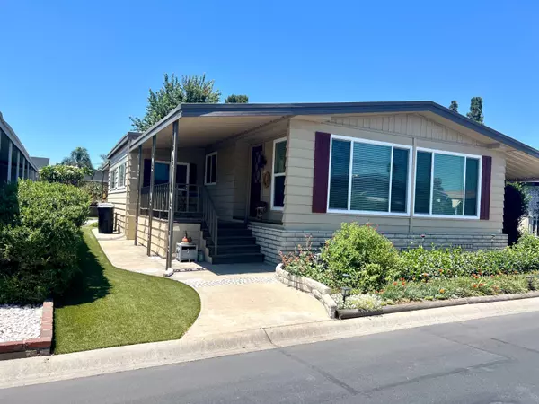 1400 S. SUNKIST ST # 12 #12, Anaheim, CA 92806