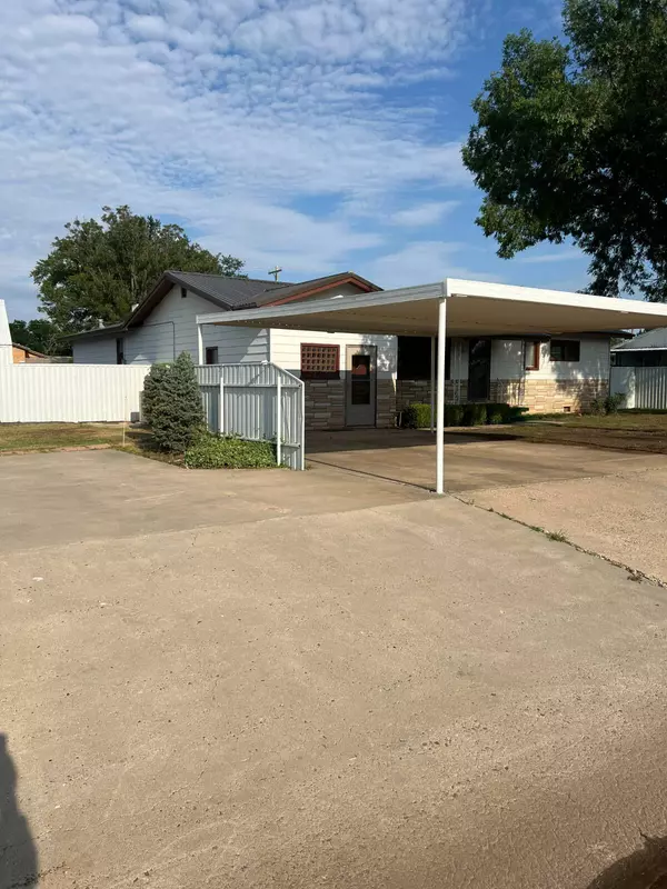 Boise City, OK 73933,116 N Balfour Ave