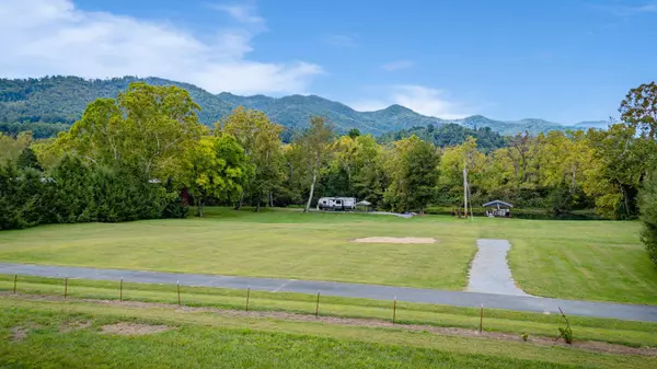 398 River Island Lane, Elizabethton, TN 37643