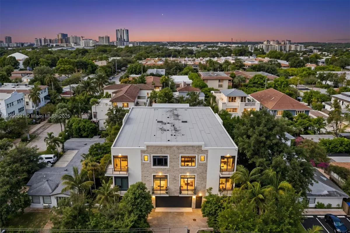 Fort Lauderdale, FL 33304,909 NE 16th Ter #4