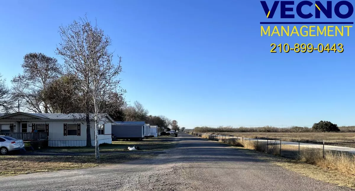 Uvalde, TX 78801,3525 Newell Mobile Home Community #16