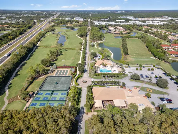 Bonita Springs, FL 34135,12691 Fox Ridge Dr