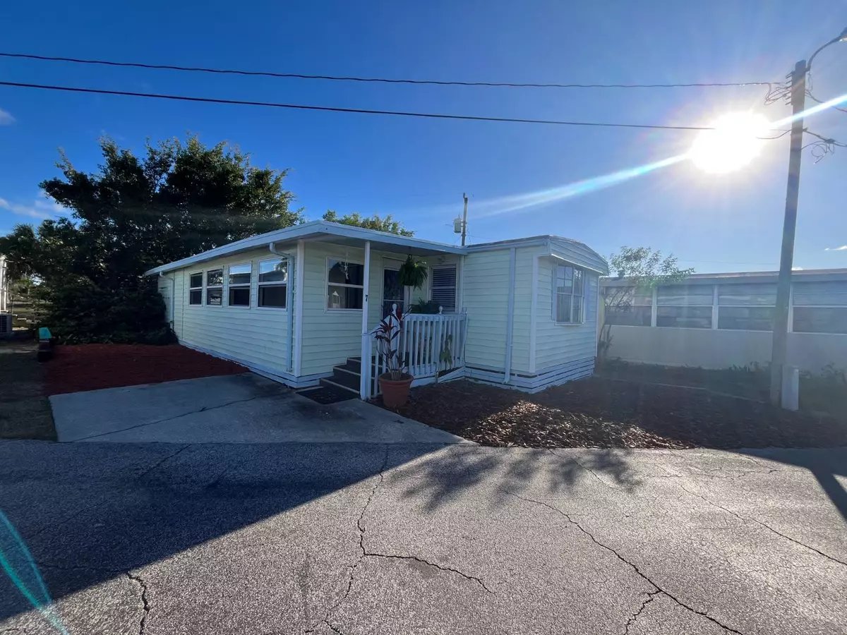 Melbourne, FL 32935,1701 Post Rd #07