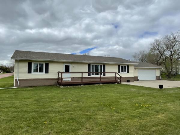 109 7th Street NE,  Wessington Springs,  SD 57382