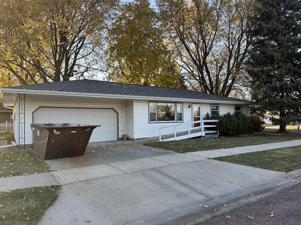 1321 N Langdon St, Mitchell, SD 57301