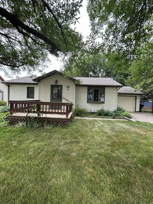 102 S Hassett St, Tripp, SD 57376