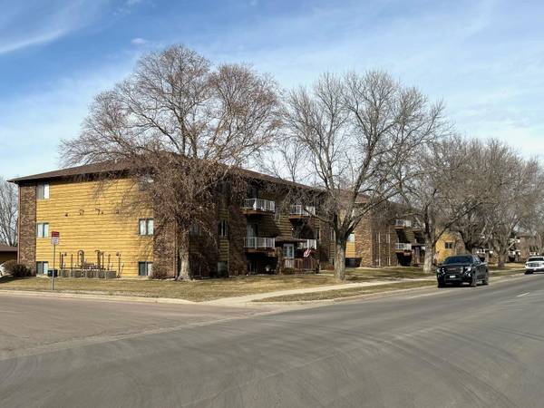 2021-2231 N Kimball St, Mitchell, SD 57301