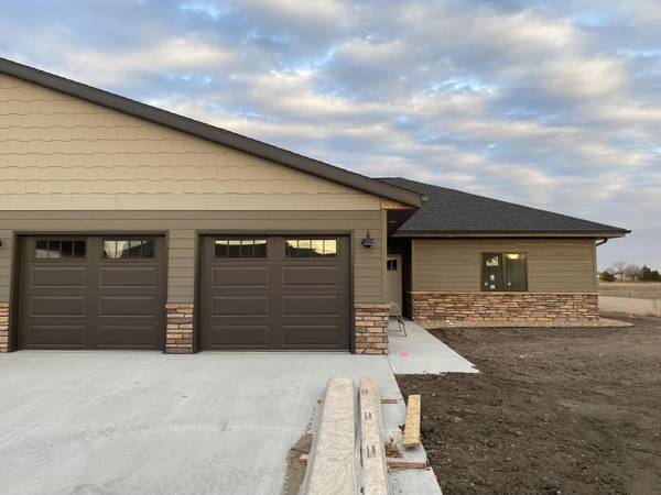 1708 S Miller St, Mitchell, SD 57301