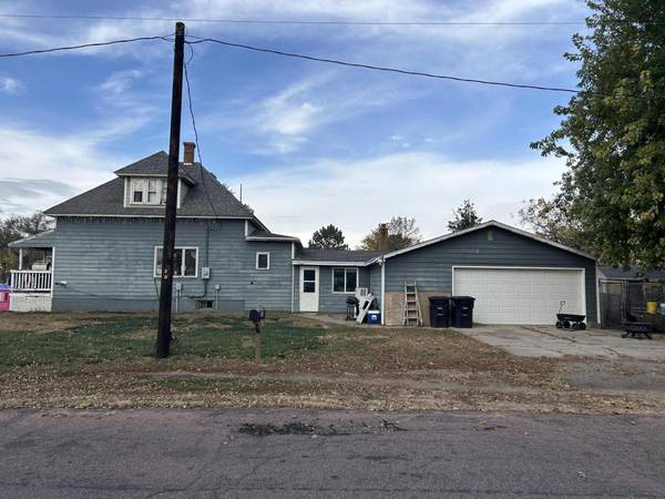 512 S 2nd St, Menno, SD 57045