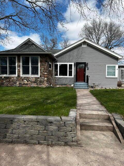 330 E Vermont Ave, Salem, SD 57058