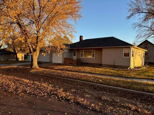 300 E 4th St, Tripp, SD 57376