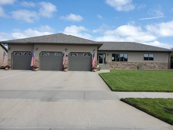 800 W 16th Ave, Mitchell, SD 57301