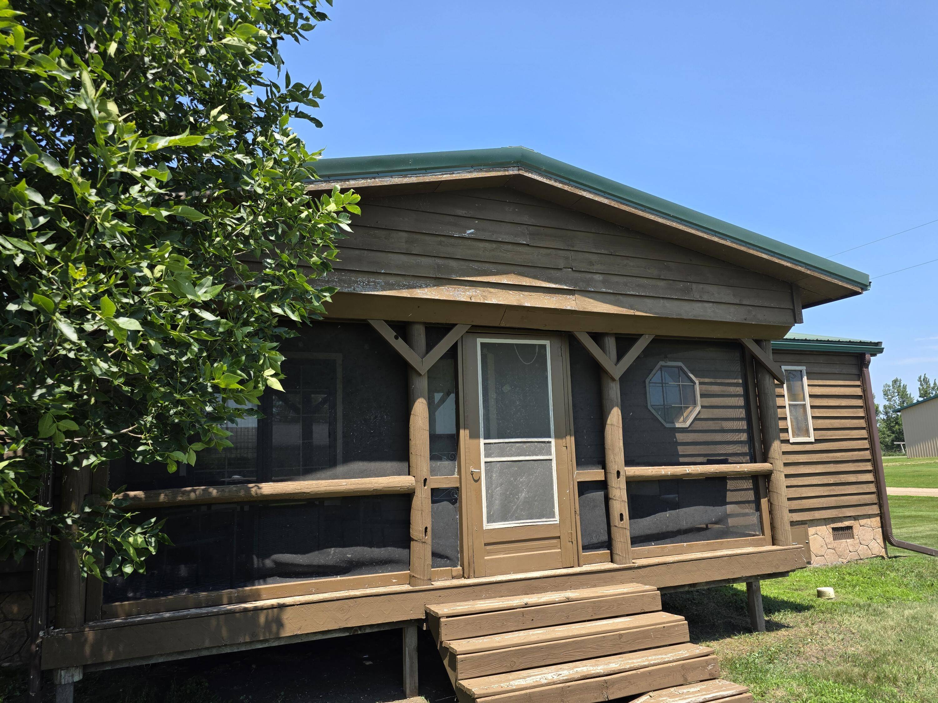 126 Francis Rd, Desmet, SD 57231