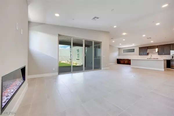 Las Vegas, NV 89166,10135 Evergreen Pine ST