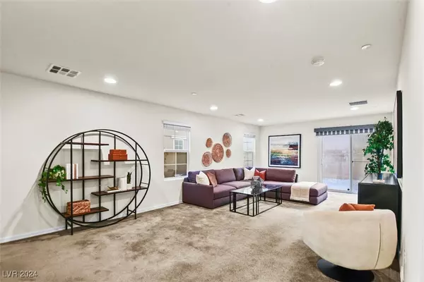 Henderson, NV 89011,826 N Water ST