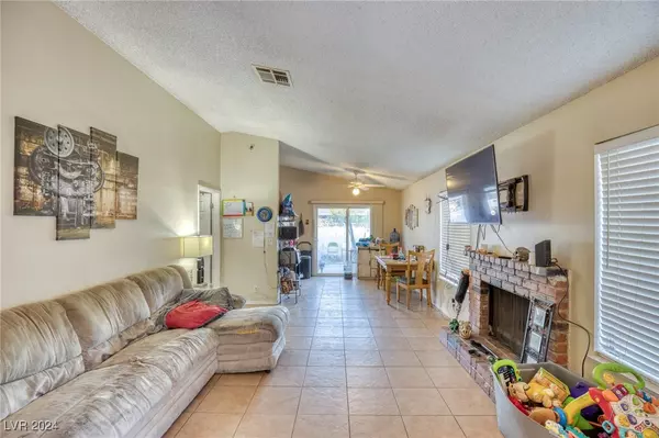 Las Vegas, NV 89108,4617 Coran LN
