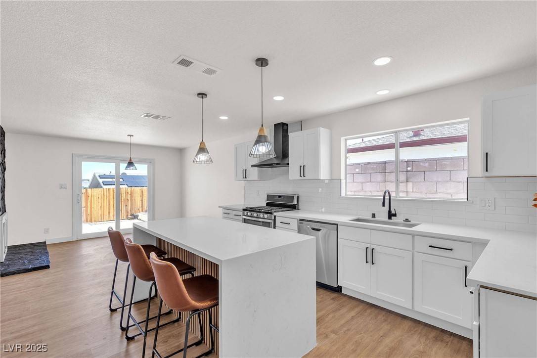 Las Vegas, NV 89145,405 Oil Lantern LN