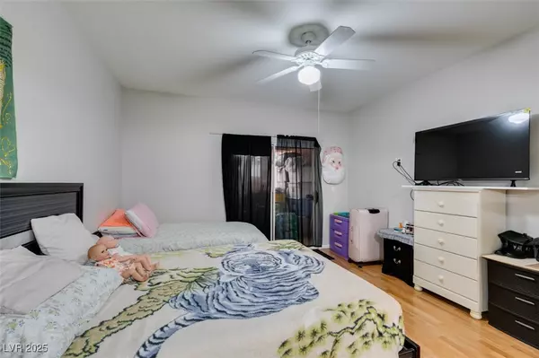 Las Vegas, NV 89117,3320 S Fort Apache RD #132