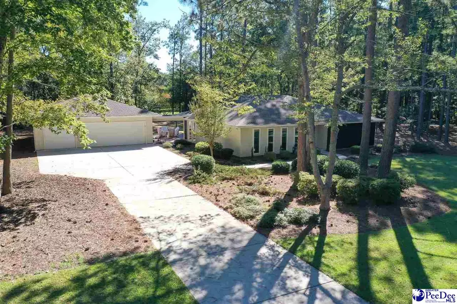 1103 Pine Lake Dr, Hartsville, SC 29550