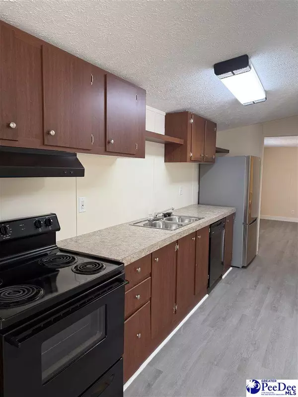 Lamar, SC 29069,460 Hibiscus Rd