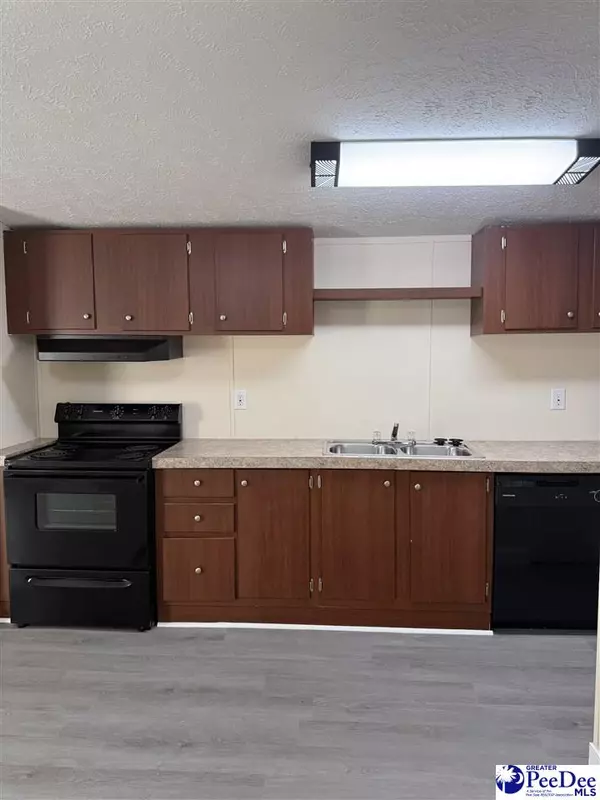 Lamar, SC 29069,460 Hibiscus Rd