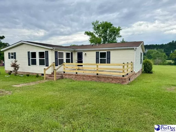 5117 College Lake Dr, Florence, SC 29506