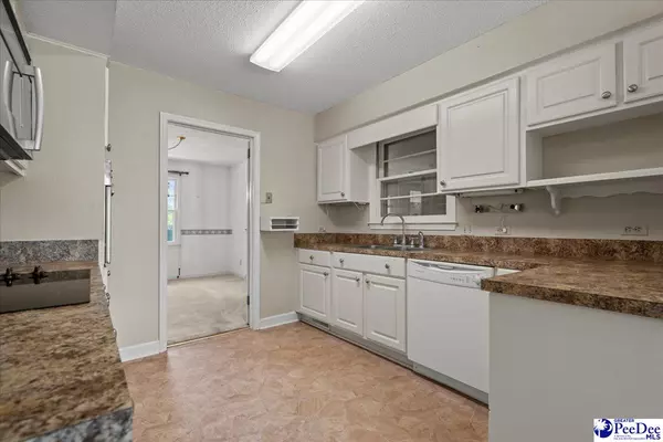 Florence, SC 29501,3239 W Forest Lake Dr.