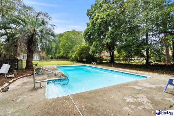 Florence, SC 29501-1970,2556 W Keswick