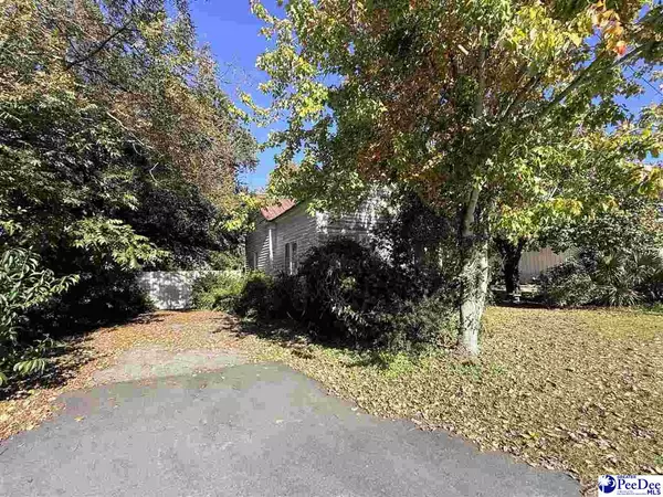 Lake City, SC 29560-2126,122 Charles St