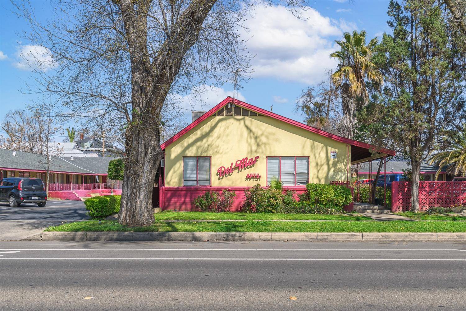 127 W 18th ST, Merced, CA 95310
