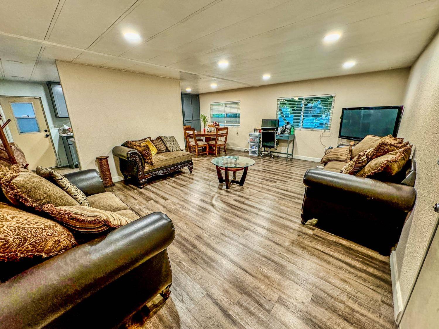 Sacramento, CA 95823,3950 Mack RD #182
