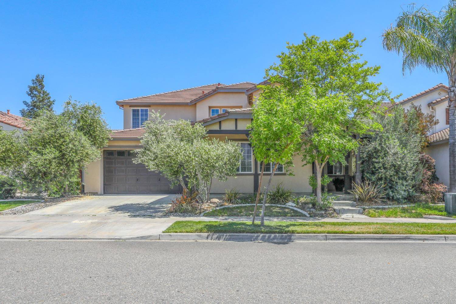 549 Fresian DR, Oakdale, CA 95361