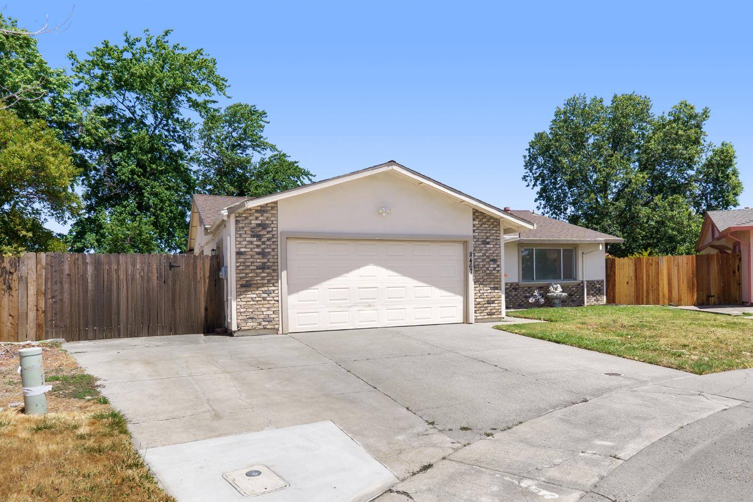Sacramento, CA 95828,8467 Country Greens CT