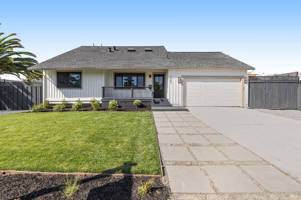 1649 Baywood DR, Petaluma, CA 94954