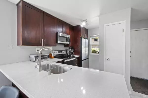 1702 Glenbrook DR #G, Santa Rosa, CA 95401