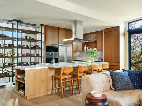 Healdsburg, CA 95448,230 Sumac CT