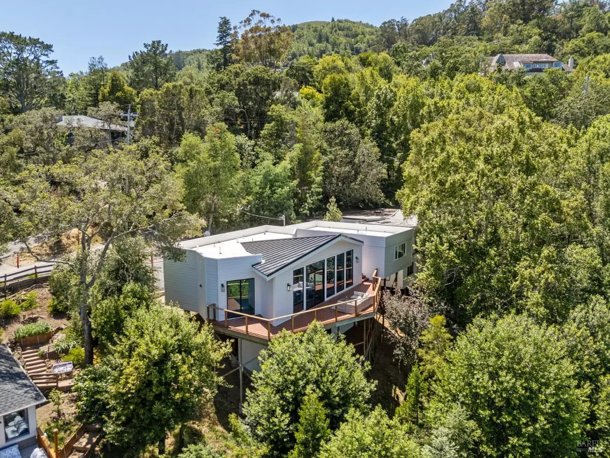San Anselmo, CA 94960,745 Redwood RD